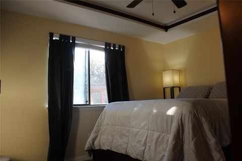 Tiny photo for 5010 El Sol Street, Dallas, TX 75236 (MLS # 21101739)