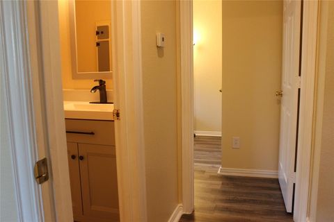 Tiny photo for 5010 El Sol Street, Dallas, TX 75236 (MLS # 21101739)