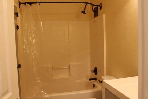 Tiny photo for 5010 El Sol Street, Dallas, TX 75236 (MLS # 21101739)