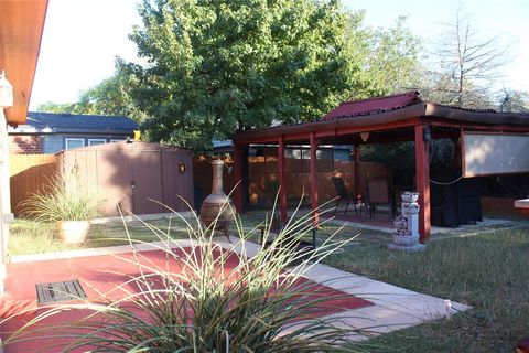 Tiny photo for 5010 El Sol Street, Dallas, TX 75236 (MLS # 21101739)