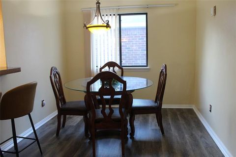 Tiny photo for 5010 El Sol Street, Dallas, TX 75236 (MLS # 21101739)