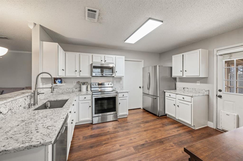 5377 Kingsknowe Parkway