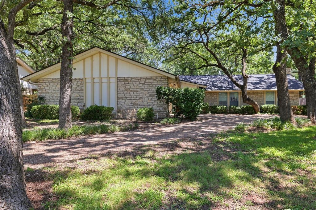 6309 Blackfoot Trail