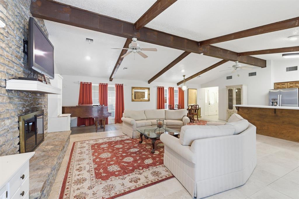 6309 Blackfoot Trail
