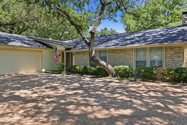 6309 BLACKFOOT TRL, DECORDOVA, TX 76049 - Image f5ca28e0d41a42eeb09c3e4eb585224c/460294613