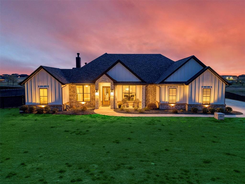 Weatherford, Texas 76088, United States, 3 Bedrooms Bedrooms, ,3 BathroomsBathrooms,Residential,Active,93295