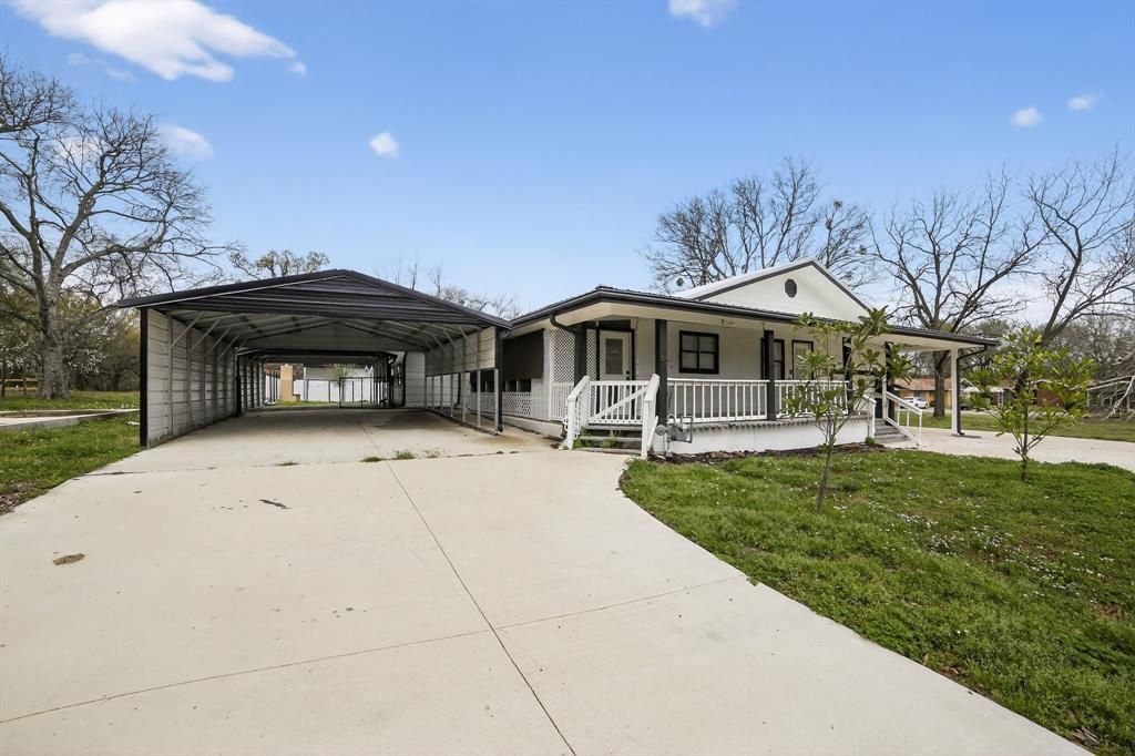Photo of 135 Dewitt Street, Alba, TX 75410 (MLS # 21200865)