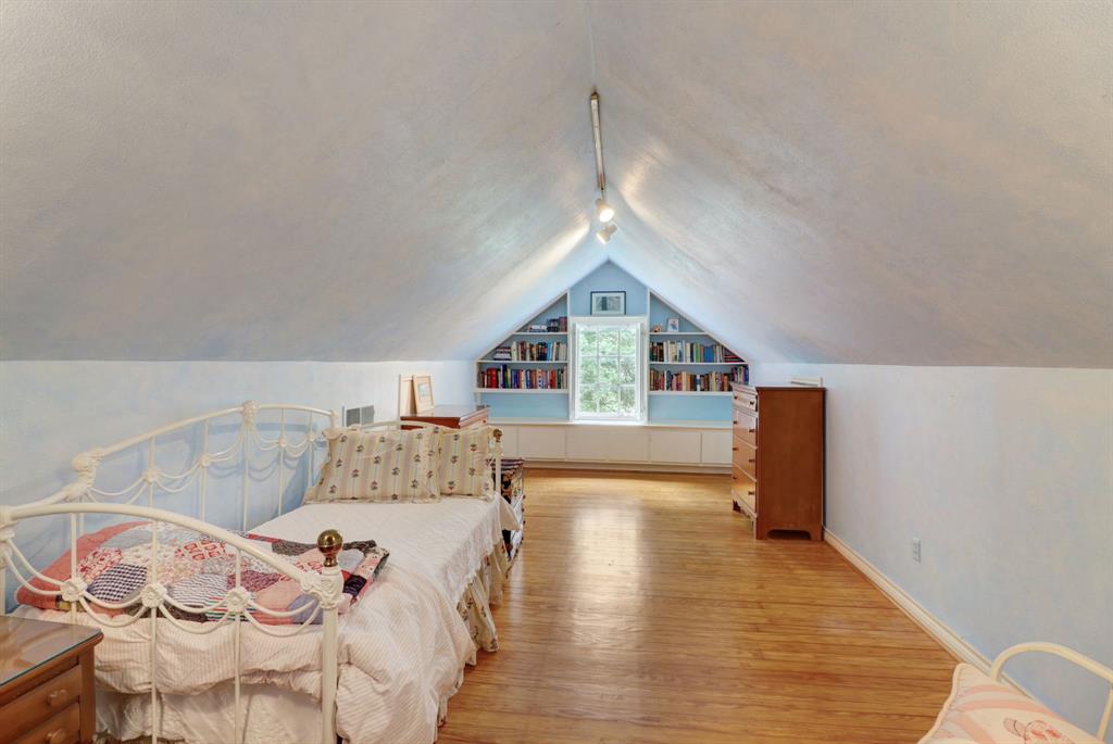 University Hlnds Add - Residential