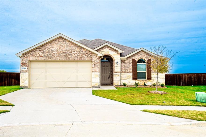 Welcome home sweet home! Beautiful south facing home in sought after Hillstone Pointe neighborhood. Built by Lennar, this cozy, cute 3 bedroom, 2 bath home is located on a corner lot, perhaps with the largest backyard in the neighborhood! With an open concept layout, the living room seamlessly flows into the gourmet kitchen, with gas cooktop and kitchen island, making it a perfect space for gatherings or enjoying quality time with loved ones. The primary suite features a generous layout, a walk-in closet, an ensuite bathroom with a bathtub and walk in shower.  Plenty of storage space, the other two bedrooms are equally comfortable for use as guest rooms, a home office, or a hobby space. The large backyard is the perfect place for unwinding after work or for gathering with friends and family on the weekend. A short walking distance to the community pool. This is the home you've dreamed of! Come and see!