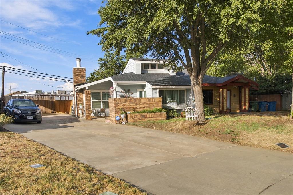 Photo of 501 Hunters Glen Street, Lewisville, TX 75067 (MLS # 21391739)
