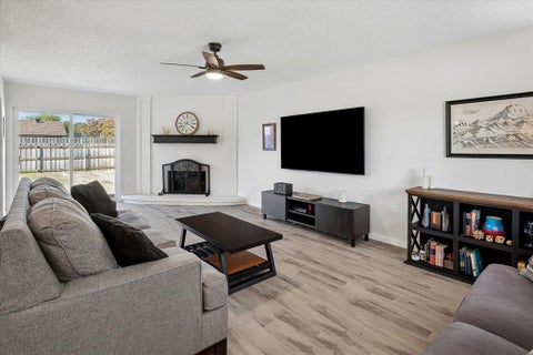 Photo of 2219 Crockett Drive, Carrollton, TX 75006 (MLS # 21419656)