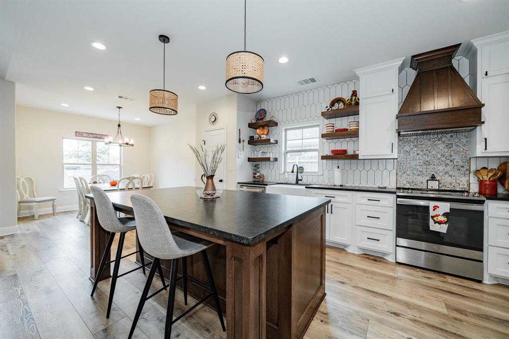 Quinlan Oaks - Residential