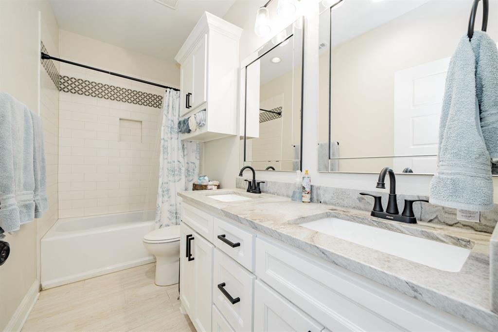 Quinlan Oaks - Residential