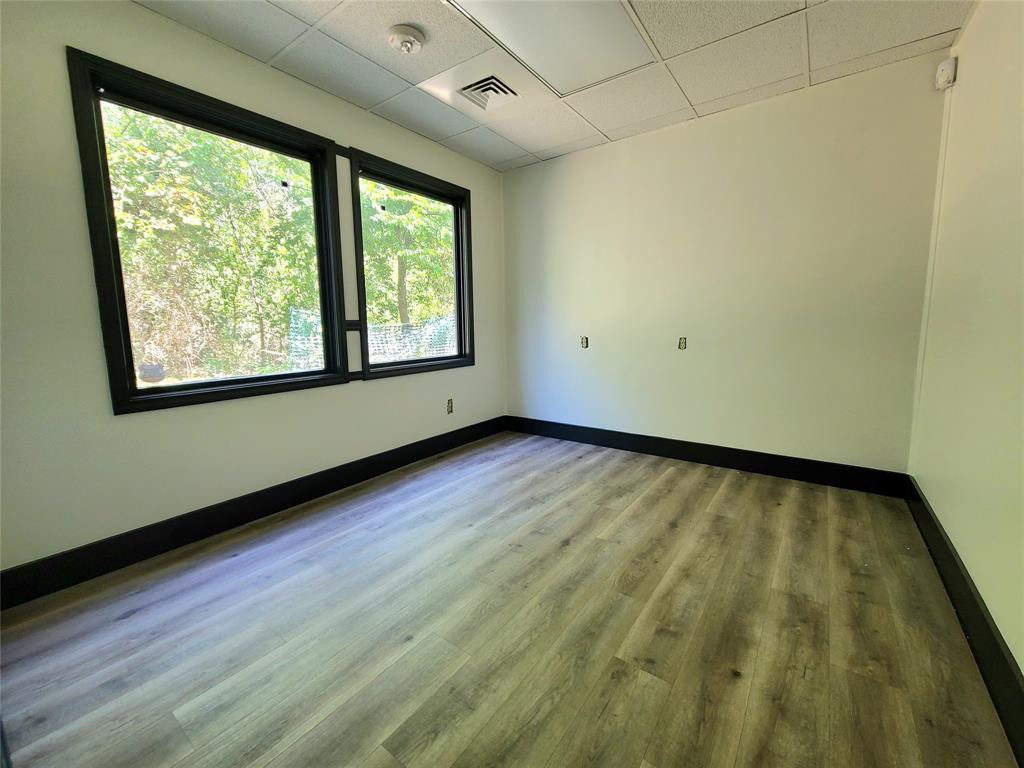 DENISON MEDICAL PARK CLINIC - Commercial Lease