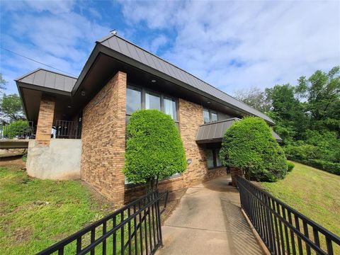 Photo of 102 Memorial Drive, Denison, TX 75020 (MLS # 20928706) Photo of 102 Memorial Drive, Denison, TX 75020 (MLS # 20928706)