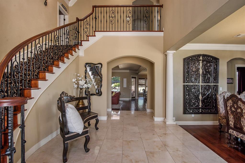 6909 Heritage Oaks Drive