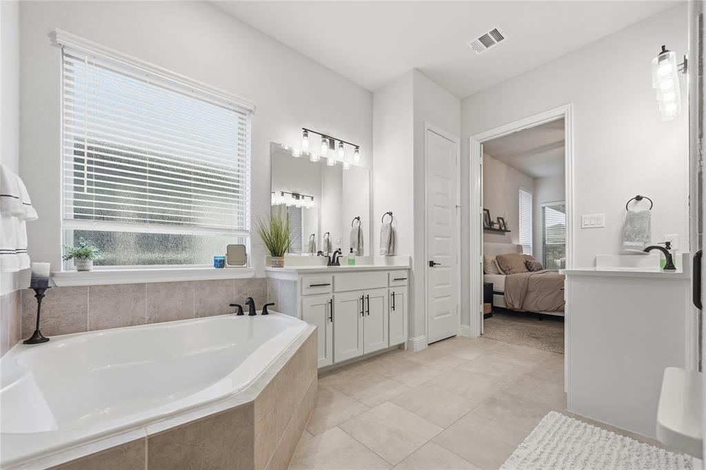 Rowlett, Texas 75088, United States, 3 Bedrooms Bedrooms, ,3 BathroomsBathrooms,Residential,Active,248850