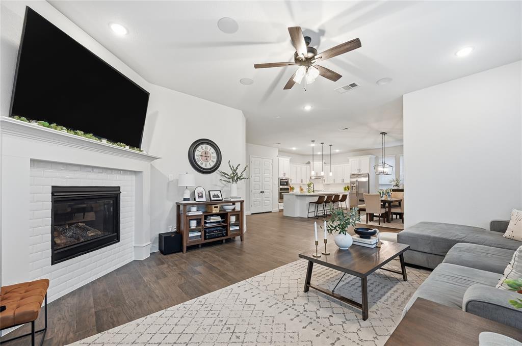 Rowlett, Texas 75088, United States, 3 Bedrooms Bedrooms, ,3 BathroomsBathrooms,Residential,Active,248850