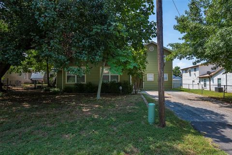 A home in Kennedale