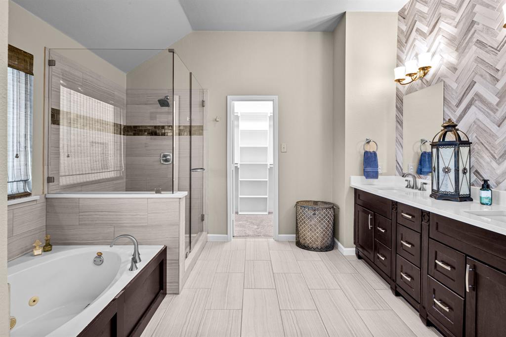 PINE RIDGE ESTATES PHASE ONE (CMC), BLK D, LOT 8 - Residential