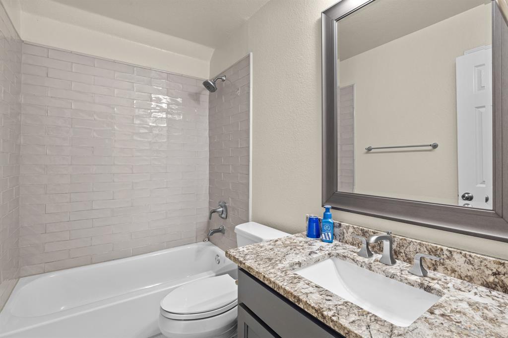 PINE RIDGE ESTATES PHASE ONE (CMC), BLK D, LOT 8 - Residential