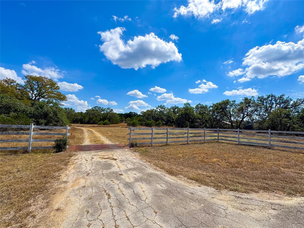 RUST - Commercial Sale