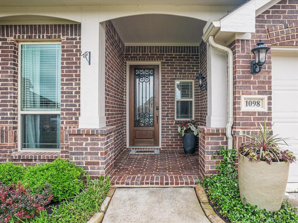 1098 Misty Ridge
