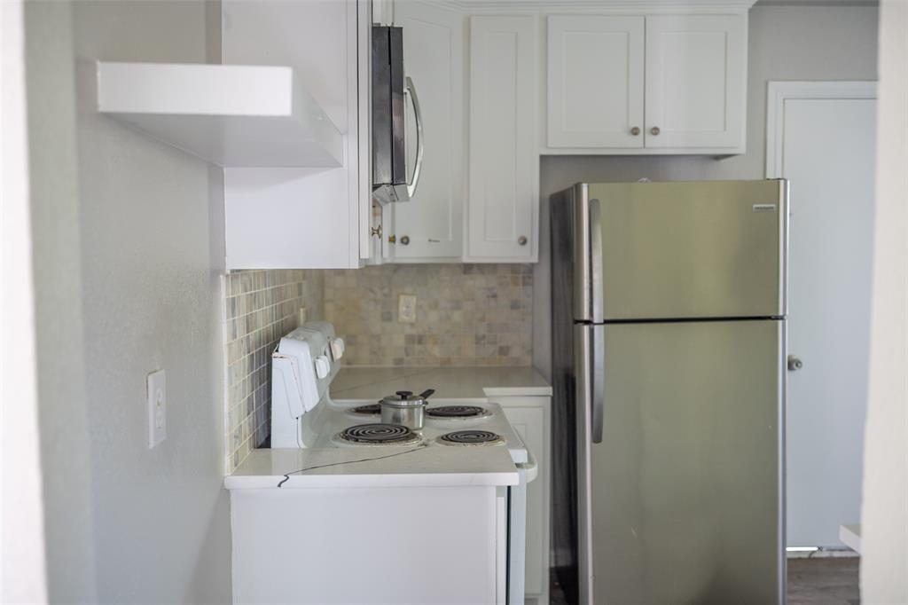 Jesse Moon Surv Abs #879 - Residential Income