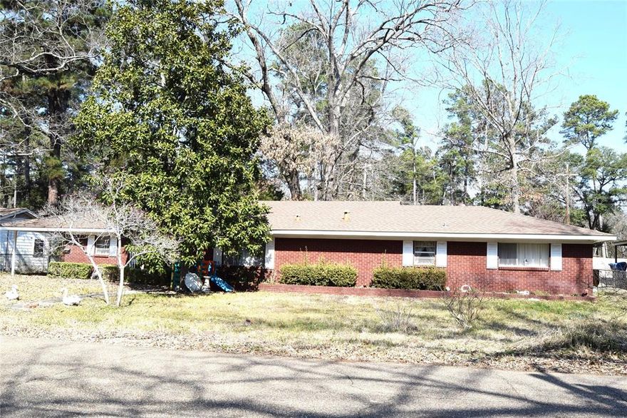 This brick has 4 bedrooms and two baths with approx. 1946 heated sq.ft. There is an extra large Den that previous owner used for a day care. It would make a great place for children to watch TV, play games and have friends over.
The home has a large back yard that is fenced and a brick shop on a slab that is approx. 604 sq. ft.
Please call to view this home.