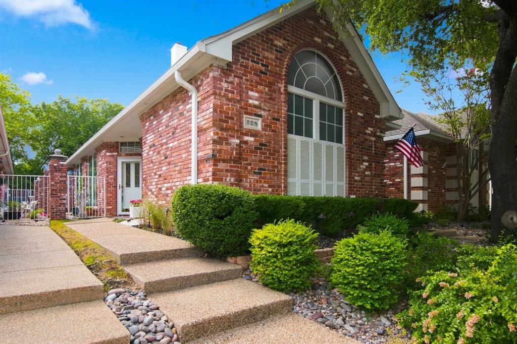 528 Chateau Trail