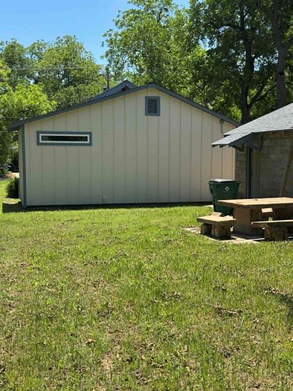 230 SW Live Oak