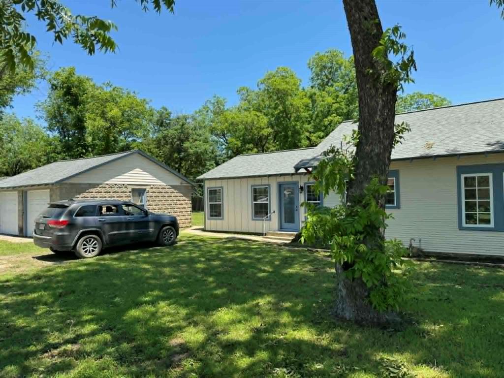 230 SW Live Oak