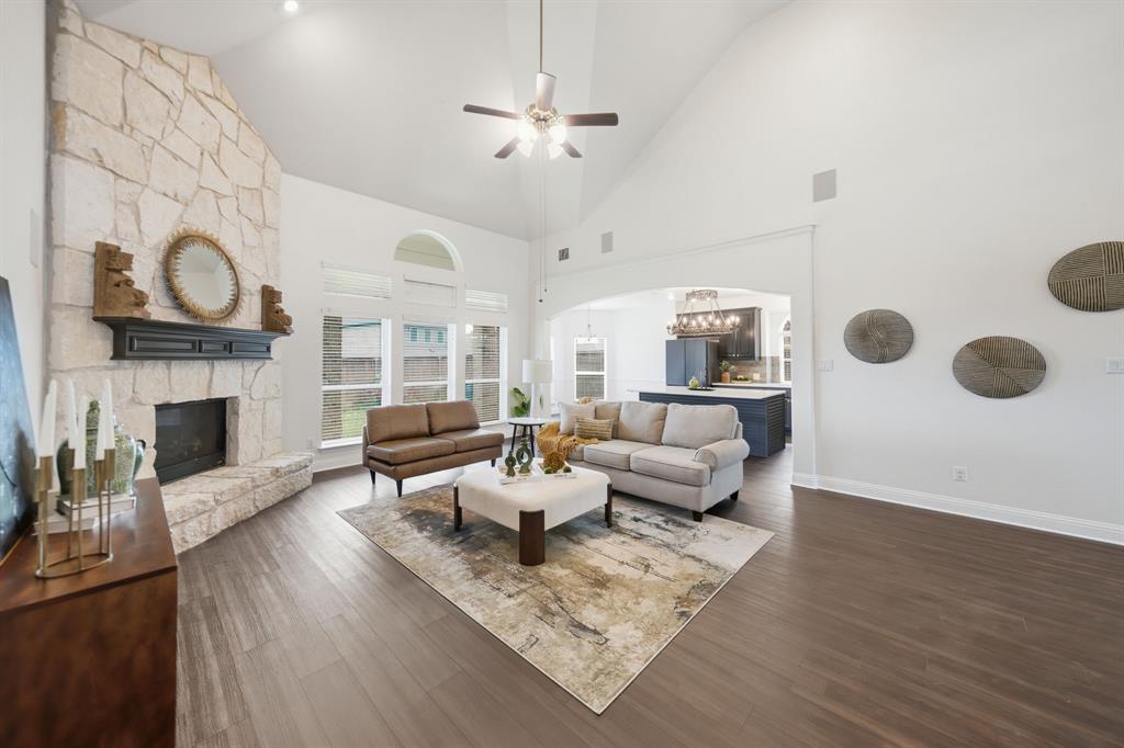 1824 Silvery Canoe Way