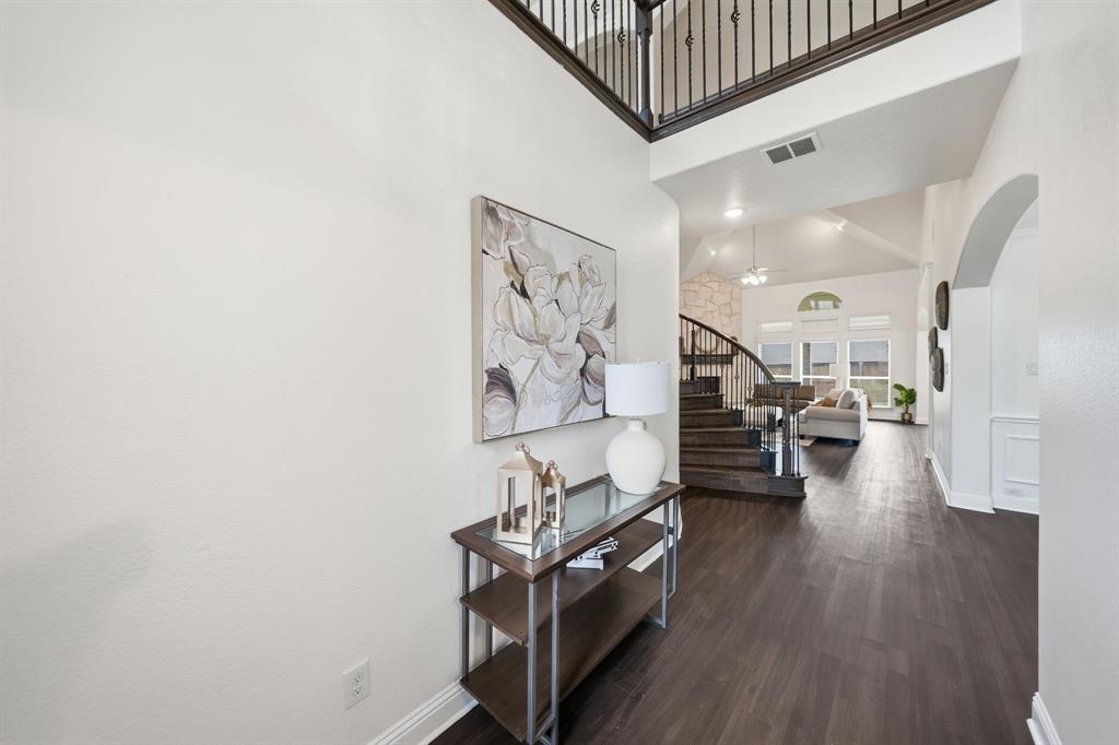 1824 Silvery Canoe Way