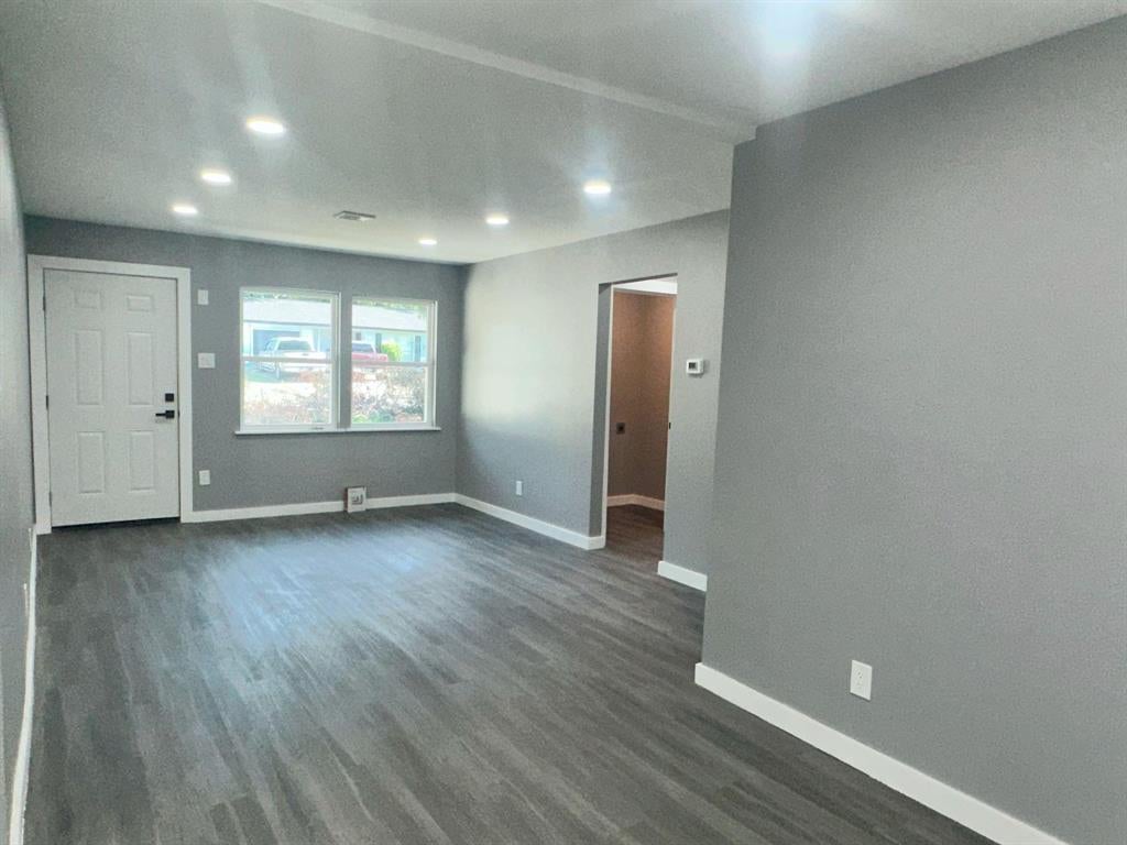 2710 Roberts Circle