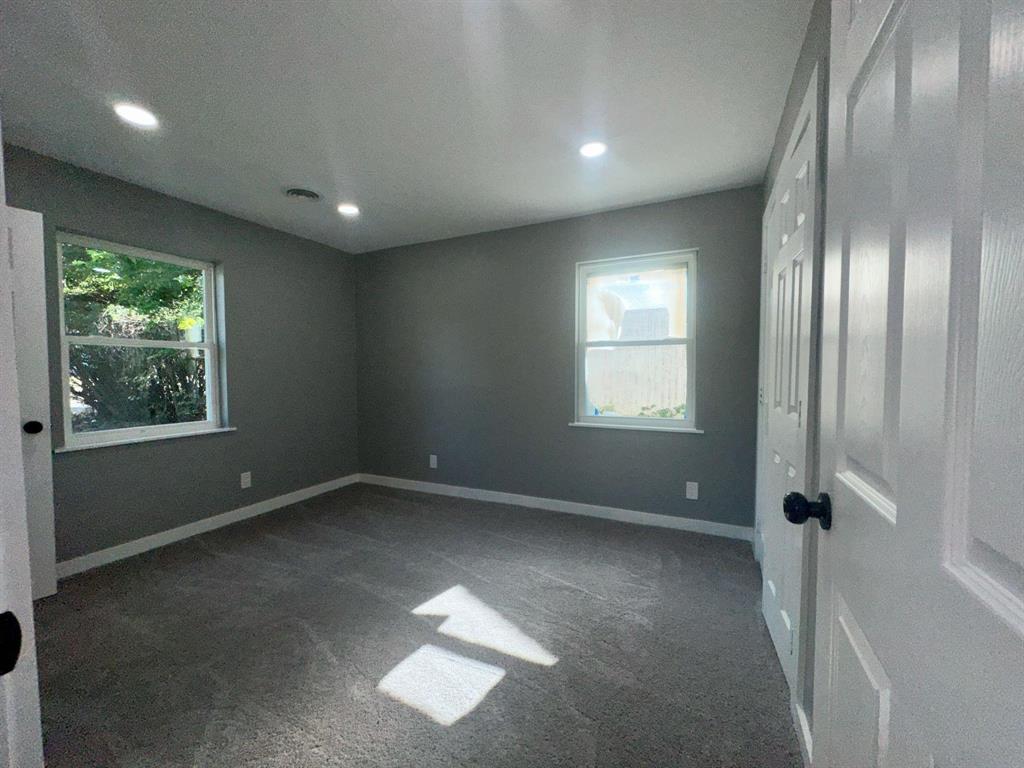 2710 Roberts Circle