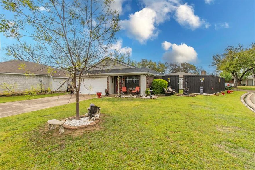 Welcome Home! Motivated Seller, Bring All Offers!
This beautifully remodeled 3-2-2 gem on a corner lot is in a prime location and packed with upgrades. Modern light fixtures add elegance, while the kitchen shines with stunning granite countertops, a sleek tile backsplash, and high-end stainless-steel appliances. The updated bathrooms feature granite countertops and upgraded showers, creating a spa-like retreat.  Step outside to a spacious backyard—perfect for relaxing or entertaining—featuring an 10-foot stained wood fence for privacy and two large Tough Shed storage buildings. The Roof has been replaced in 2025 * Other Recent Upgrades include: HVAC system * Kitchen sink faucet * Garbage disposal * Water heater * Extra deep Garage with Garage door opener * 3 Storm doors & 4 steel exterior doors * Tinted windows with blinds * and Rain gutters. Conveniently located near highways, shopping, and top-rated Arlington schools, this home offers easy access to everything you need. Easy access to I-20 and US 287 for comuting to Fort Worth, Dallas and DFW Airport.  This is a must-see! Don't miss out on this incredible home!

**DO NOT LET THE CAT OUT**