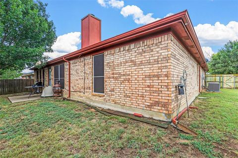 A home in Crowley