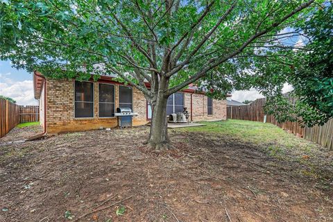 A home in Crowley