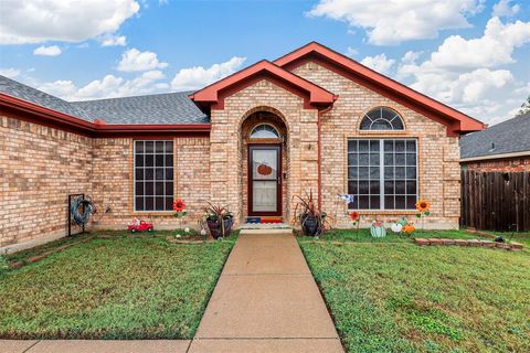 A home in Crowley