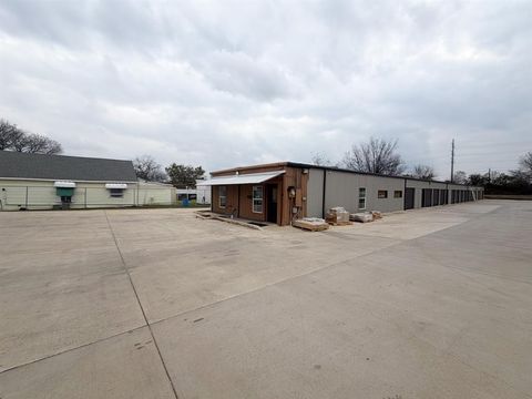 2103 S Kaufman Street Ennis TX 75119