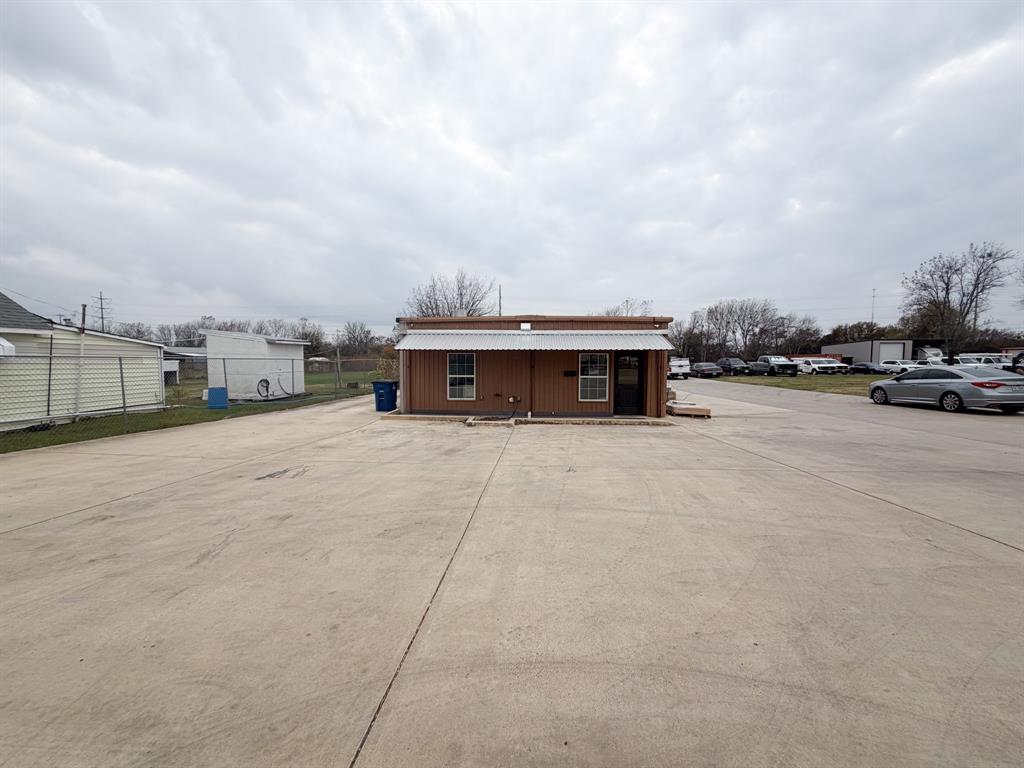 2103 S Kaufman Street