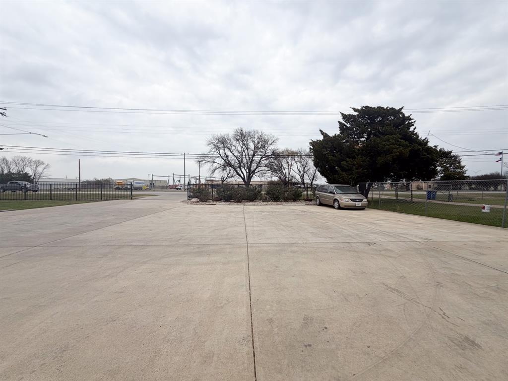 2103 S Kaufman Street