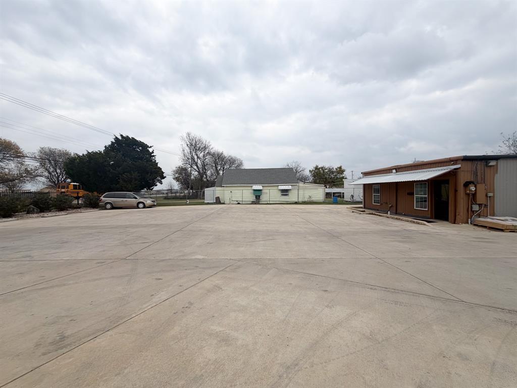 2103 S Kaufman Street