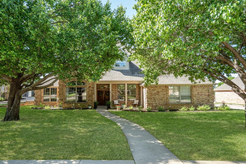 32 Royal Oaks Circle