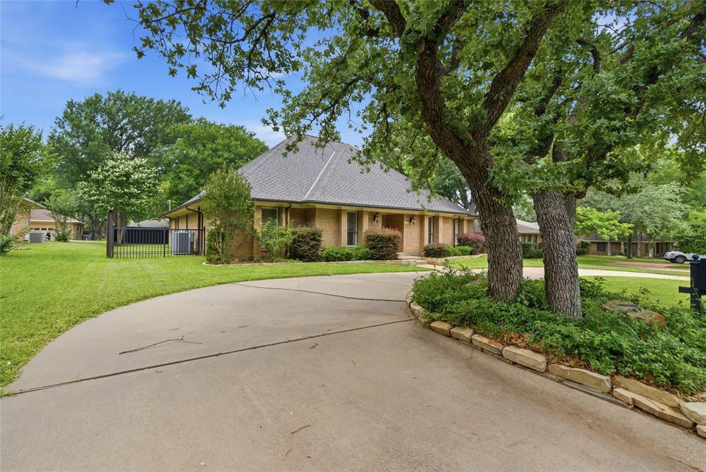 1515 Oak Forest Drive