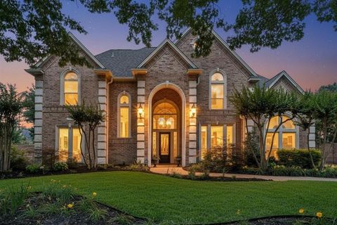 Photo of 215 Bent Creek Court, Southlake, TX 76092 (MLS # 21278080)