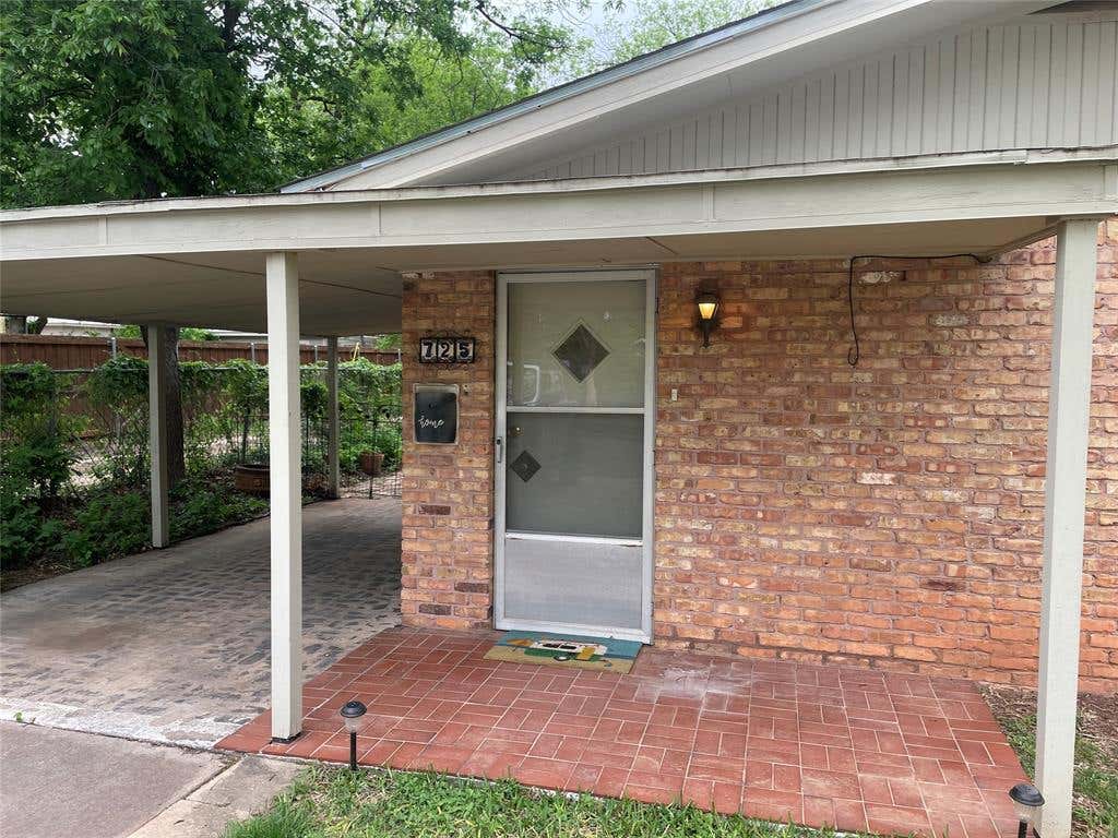 Photo of 725 ELMWOOD Drive, Abilene, TX 79605 (MLS # 21345912)