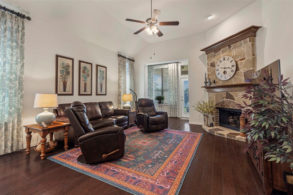 8012 Vista Creek Lane