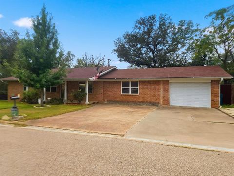 Tiny photo for 607 S Wieser Street, Hamilton, TX 76531 (MLS # 21101428)